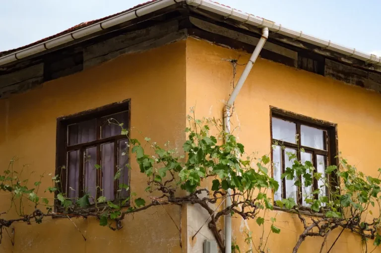 rain gutter house corner